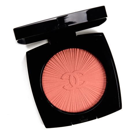 Chanel Peche Rosee Blush Lumiere Review & Swatches